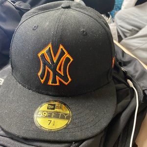Black yankees fitted